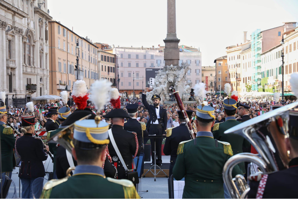 banda militare che suona in occasione del settantacinquesimo anniversario del senato della repubblica italiana