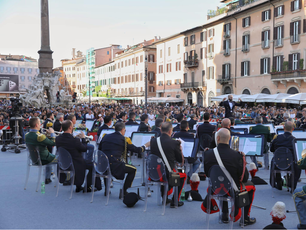 banda militare che suona in occasione del settantacinquesimo anniversario del senato della repubblica italiana