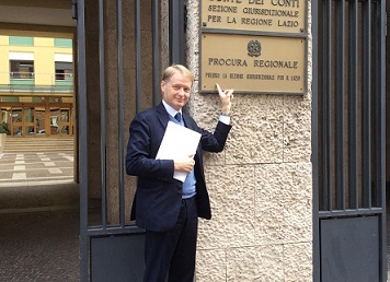 Lucio Malan presenta esposto alla Procura di Roma