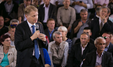 Albania, maggio 2017. Intervento alla manifestazione Albanese a favore di elezioni libere dalla droga