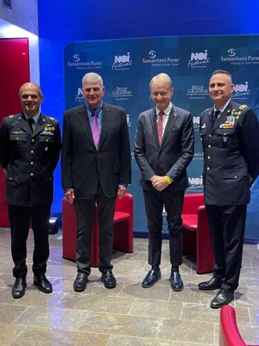 Con Billy Graham di Samaritan's Purse 